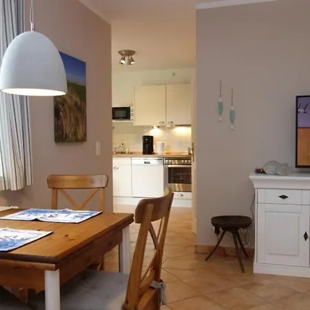 Hues Dikstian- 2 Apartman Alkersum